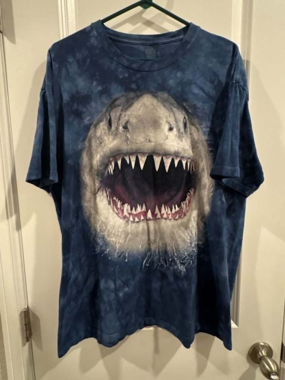 The Mountain Wicked Nasty Shark Great White Blue Tie Dye Graphic T-Shirt XL